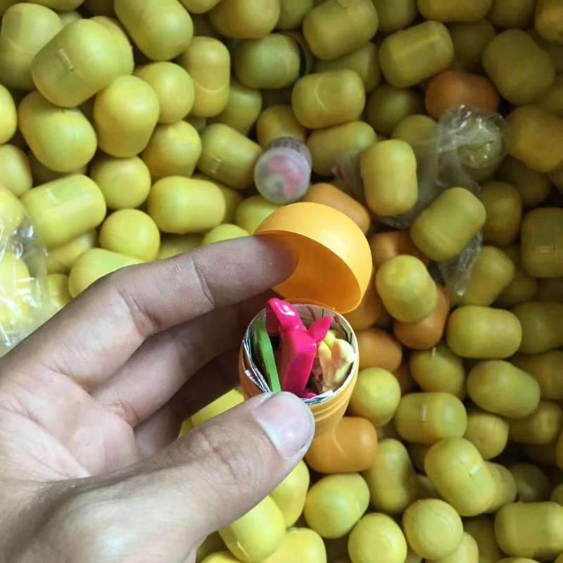 Capsule Toy Gashapon - كبسولات غاشابون غاشا توي كيندر إيج